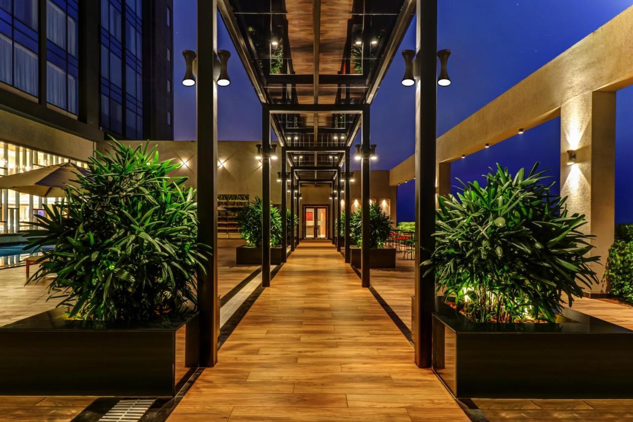 Hotel Lemon Tree Premier, Bhubaneswar Exterior foto